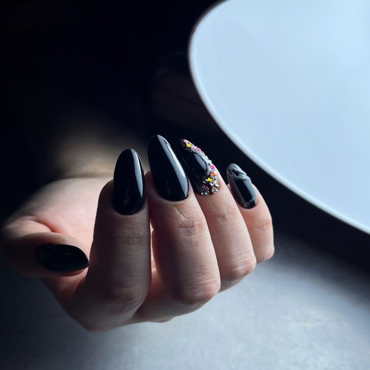 Zwarte gellak kopen - Yoshi Woman in Black | Beautywaves